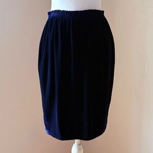 Vintage Zoran 100% Silk Velvet Skirt in Navy Blue S/M